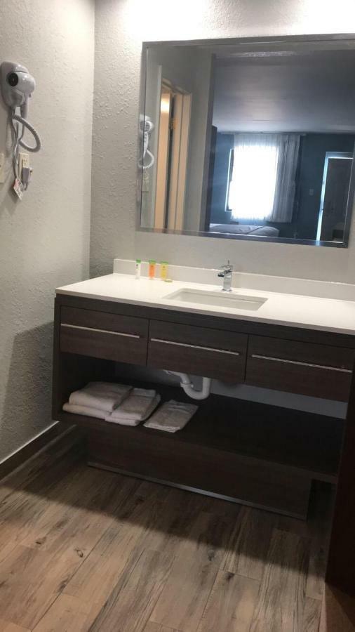 ממפיס All Seasons Inn & Suites מראה חיצוני תמונה